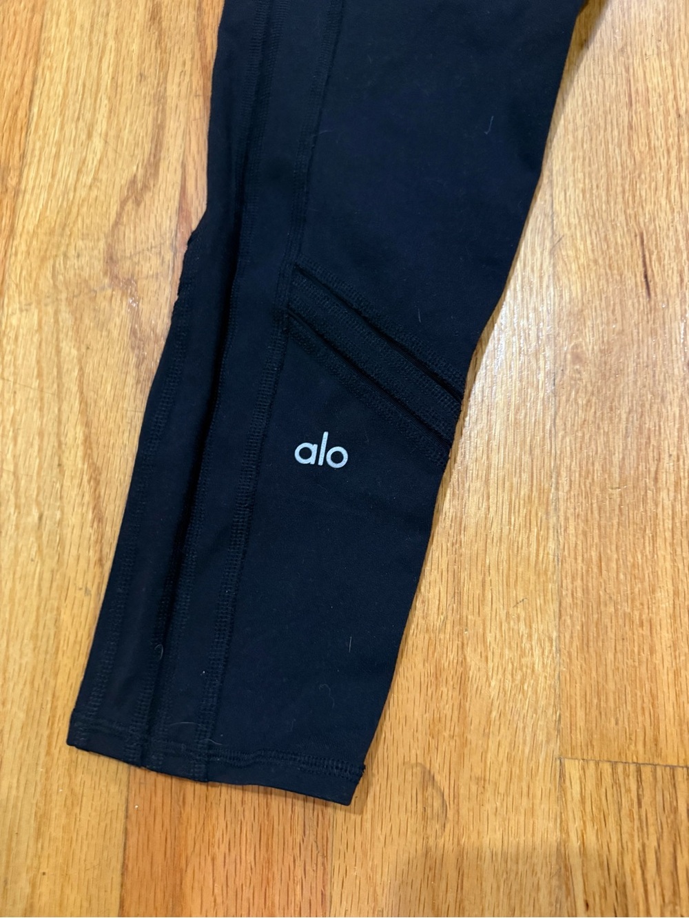 Alo Yoga High-Waist Seamless Moto Crop 21" Leggings Black M - Picture 5 of 8
